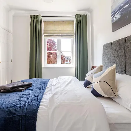 Spacious 3 Bed For Contractors And Families דירה בריסטול